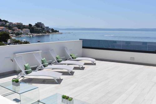 Villa Mel I - Luxury Waterfront Villa Downtown with Pool!