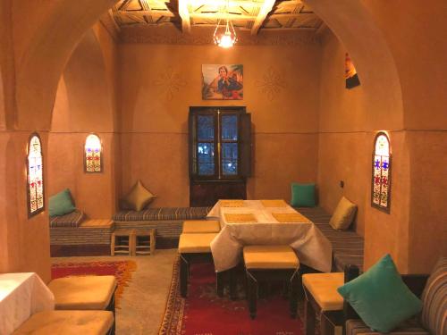 Kasbah Ennakbにあるシーティングエリア