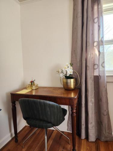 Φωτογραφία από το άλμπουμ του Chic Spacious Apt Near Attractions/Food/EWR/NYC σε West Orange
