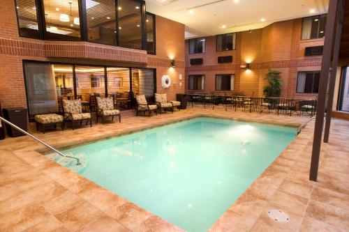 Piscina en o cerca de Ann Arbor Regent Hotel and Suites