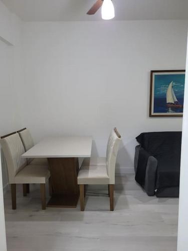 Ruang duduk di Flat recém-reformado e bem localizado