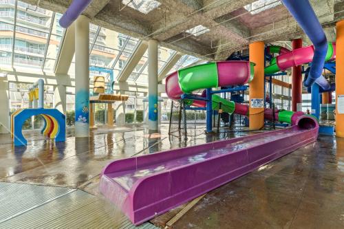 Dunes Village/King bedOceanfront 2b/2b/waterpark photo 20