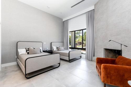 Χώρος καθιστικού στο Super Modern Waterfront Paradise Near the Beach