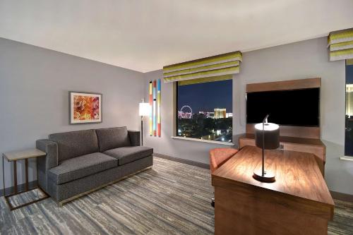 Hampton Inn & Suites Las Vegas Convention Center - No Resort Fee Image