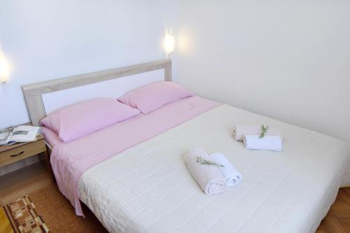 Apartments with parking space Umag - 22659