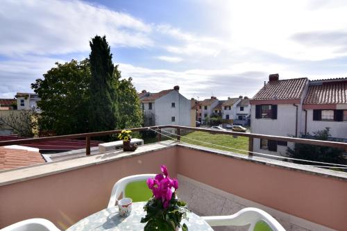 Apartments with parking space Umag - 22659