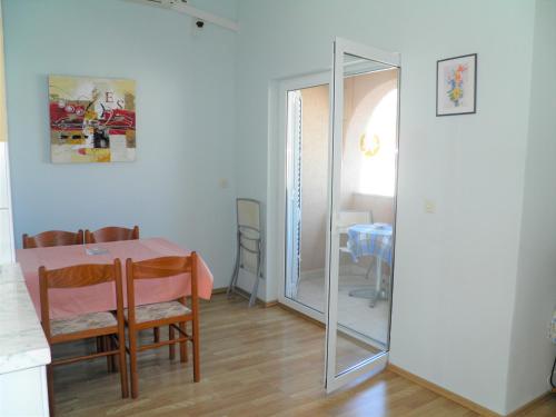 Apartments with parking space Baska, Krk - 22662