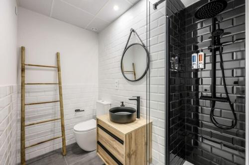 Luxe apartments Madrid Rio by RentitUP