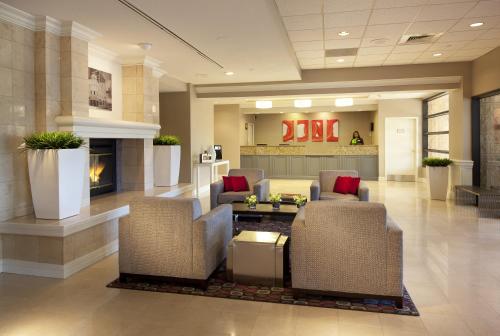 Radisson Hotel Phoenix Airport Image