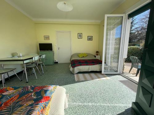 Photo de la galerie de l'établissement Studio Confort pour 4, Rez-de-Chaussée, à 2 Pas des Plages à Argelès-sur-Mer - FR-1-309-426, à Argelès-sur-Mer