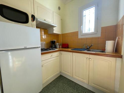 Photo de la galerie de l'établissement Studio Confort pour 4, Rez-de-Chaussée, à 2 Pas des Plages à Argelès-sur-Mer - FR-1-309-426, à Argelès-sur-Mer