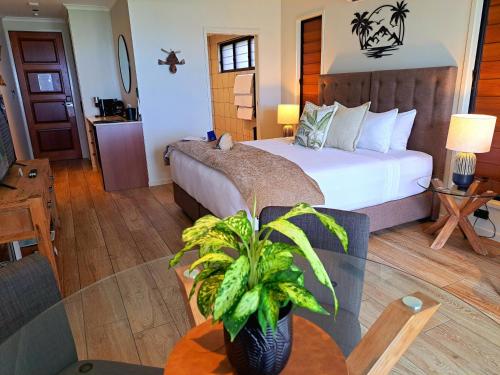 Ein Bett oder Betten in einem Zimmer der Unterkunft Seadreams Mission Beach