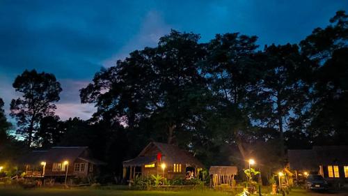 Taman di luar แพนด้าแคมปิ้งเขาใหญ่