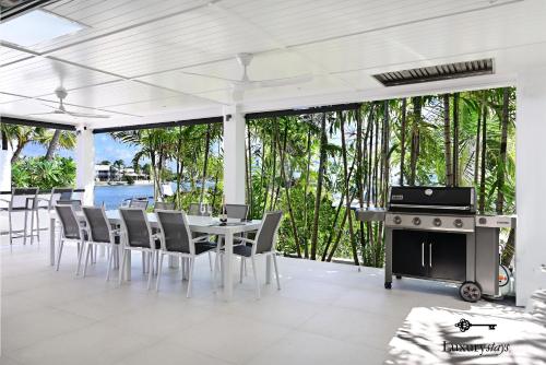 Gallery image of 24 Cooran Court - Private Sandy Beach and Pontoon in Noosa Heads