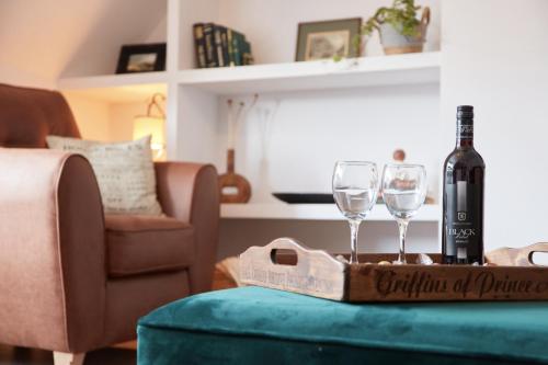 Posezení v ubytování Top floor 1BR apartment central Matlock