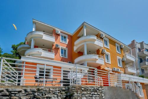 Фотография из галереи Apartments Villa Relax в Петроваце