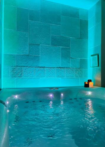 Swimmingpoolen hos eller tæt på Le spa du Mesnil