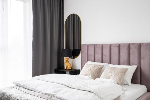 Ліжко або ліжка в номері RentPlanet - Legnicka Residence