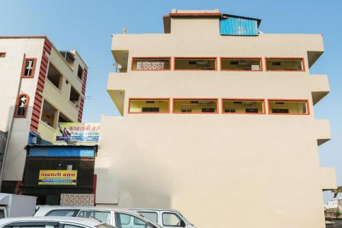 Gallery image of Hotel O Nakhrali Basera in Akolia