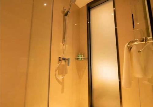 Kúpeľňa v ubytovaní City Comfort Inn Changsha Outlets Datuo Metro Station