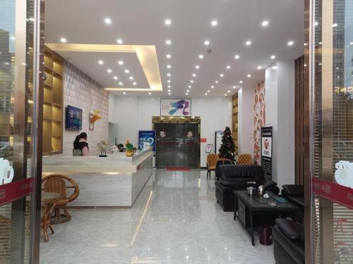Lobby o reception area sa Pai Hotel Wuhan Hubohui