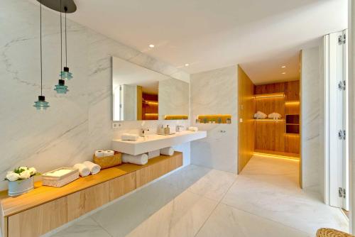 2244 new modern luxury villa in puerto banus