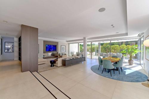 2244 new modern luxury villa in puerto banus