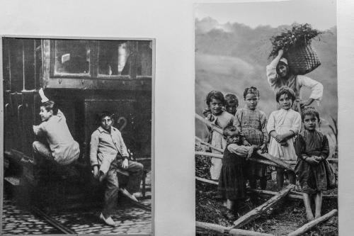 a black and white photo of a group of people at Hotel Utopía in Benalup Casas Viejas