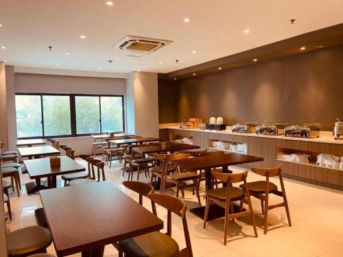 Restoranas ar kita vieta pavalgyti apgyvendinimo įstaigoje Hanting Hotel Shanghai Songjiang Xincheng Wanda