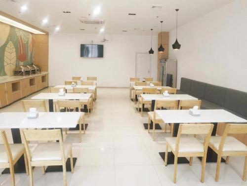Restavracija oz. druge možnosti za prehrano v nastanitvi Hanting Hotel Baotou Donghe Railway Station