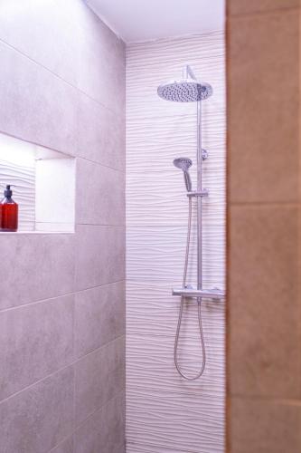 Un baño de Cantos Apartment with Jacuzzi