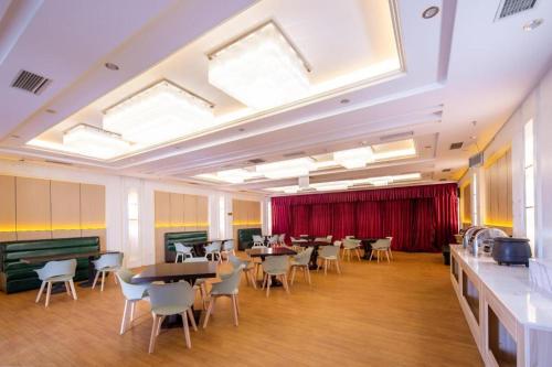Restaurant o un lloc per menjar a Starway Hotel Beijing New International Exhibition Airport Industrial Park
