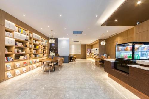 Gallery image of Hanting Premium Hotel Hangzhou West Lake Culture Square Metro Station in Hangzhou