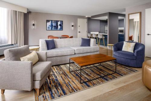 DoubleTree by Hilton Charlotte City Center Image