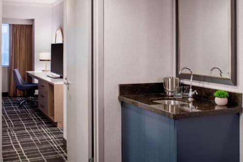 Doubletree Suites by Hilton Salt Lake City Image