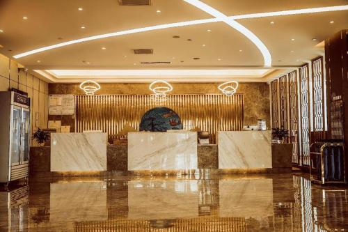 הלובי או אזור הקבלה ב-Hanting Premium Hotel Ordos Kangbashi Scenic