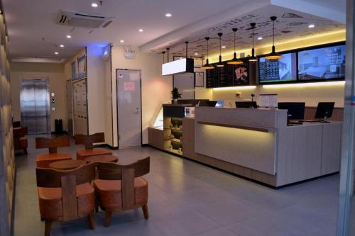 Lounge alebo bar v ubytovaní Hanting Hotel Shijiazhuang Heping West Road