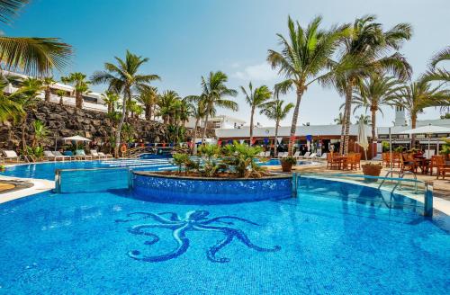 Casa el Varadero - Access Pool and Sport Center and Air-Con By Lanzarote Vacation Homes