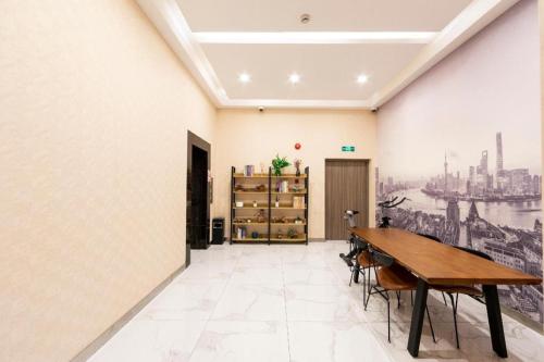 Gallery image of Hanting Hotel Shanghai Xujiahui Stadium Metro Station in Shanghai