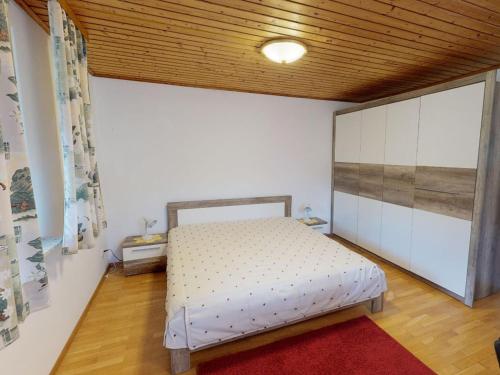Holiday Home Bodensdorf near Ski & Lake