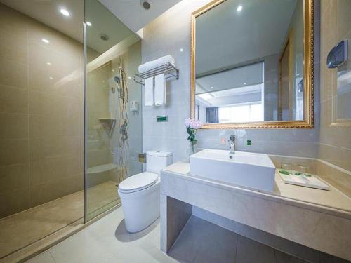 Koupelna v ubytování Vienna Hotel Hubei Xiangyang Zuanshi Avenue