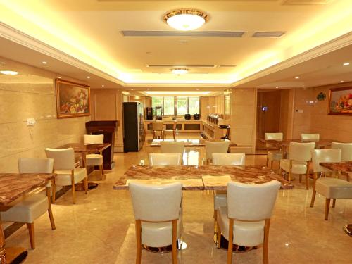 Gallery image of Vienna Hotel Guangdong Shantou Guiyu in Shantou
