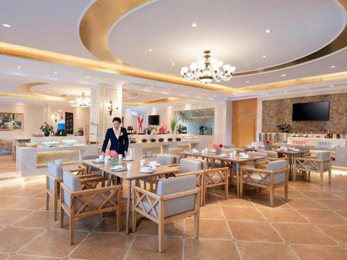 Εστιατόριο ή άλλο μέρος για φαγητό στο Vienna Hotel Shanxi Datong High-Speed Railway Station Wanda Plaza