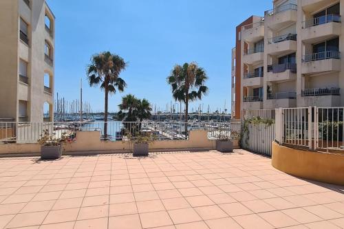 Cap sur le port