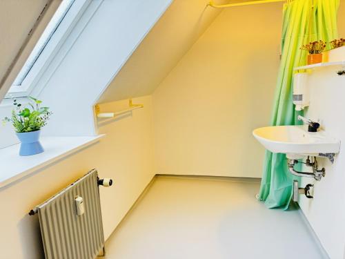 Koupelna v ubytování aday - Stylish Central Apartment in Hjorring