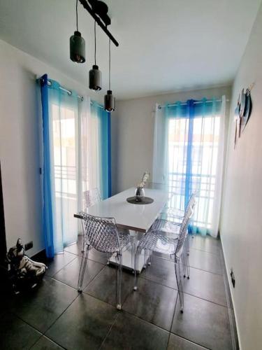 PRADO PLAGE DAVID - STADE VELODROME - PARC CHANOT - Luxury apartment by the Sea - Enjoy premium comfort with access to international TV channels from all over the world photo 32