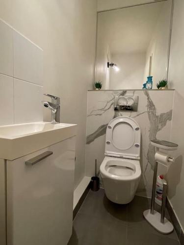 PRADO PLAGE DAVID - STADE VELODROME - PARC CHANOT - Luxury apartment by the Sea - Enjoy premium comfort with access to international TV channels from all over the world photo 37