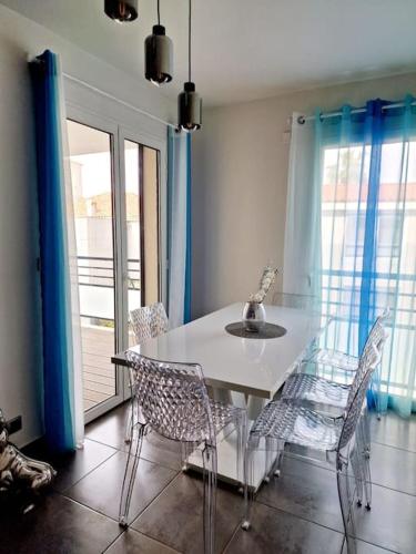 PRADO PLAGE DAVID - STADE VELODROME - PARC CHANOT - Luxury apartment by the Sea - Enjoy premium comfort with access to international TV channels from all over the world photo 46