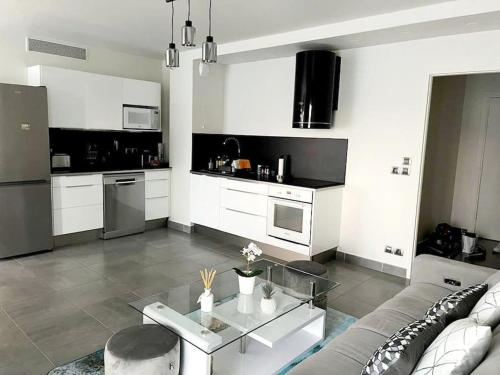 PRADO PLAGE DAVID - STADE VELODROME - PARC CHANOT - Luxury apartment by the Sea - Enjoy premium comfort with access to international TV channels from all over the world photo 16