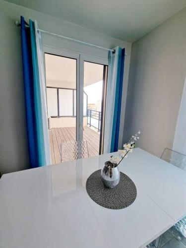PRADO PLAGE DAVID - STADE VELODROME - PARC CHANOT - Luxury apartment by the Sea - Enjoy premium comfort with access to international TV channels from all over the world photo 85